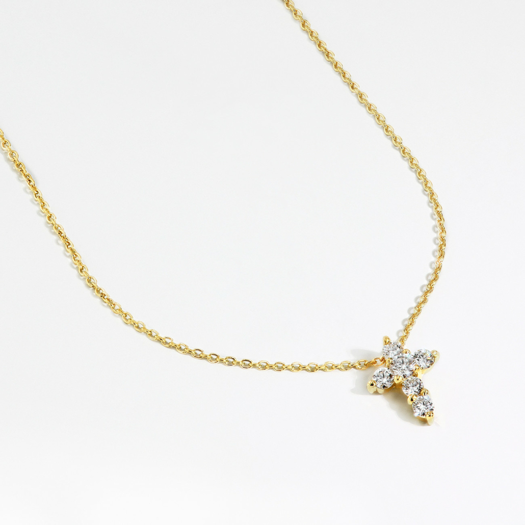 Sold at Auction: Roberto Coin Elefantino 18k Gold Diamond Cross Pendant  Cord Necklace