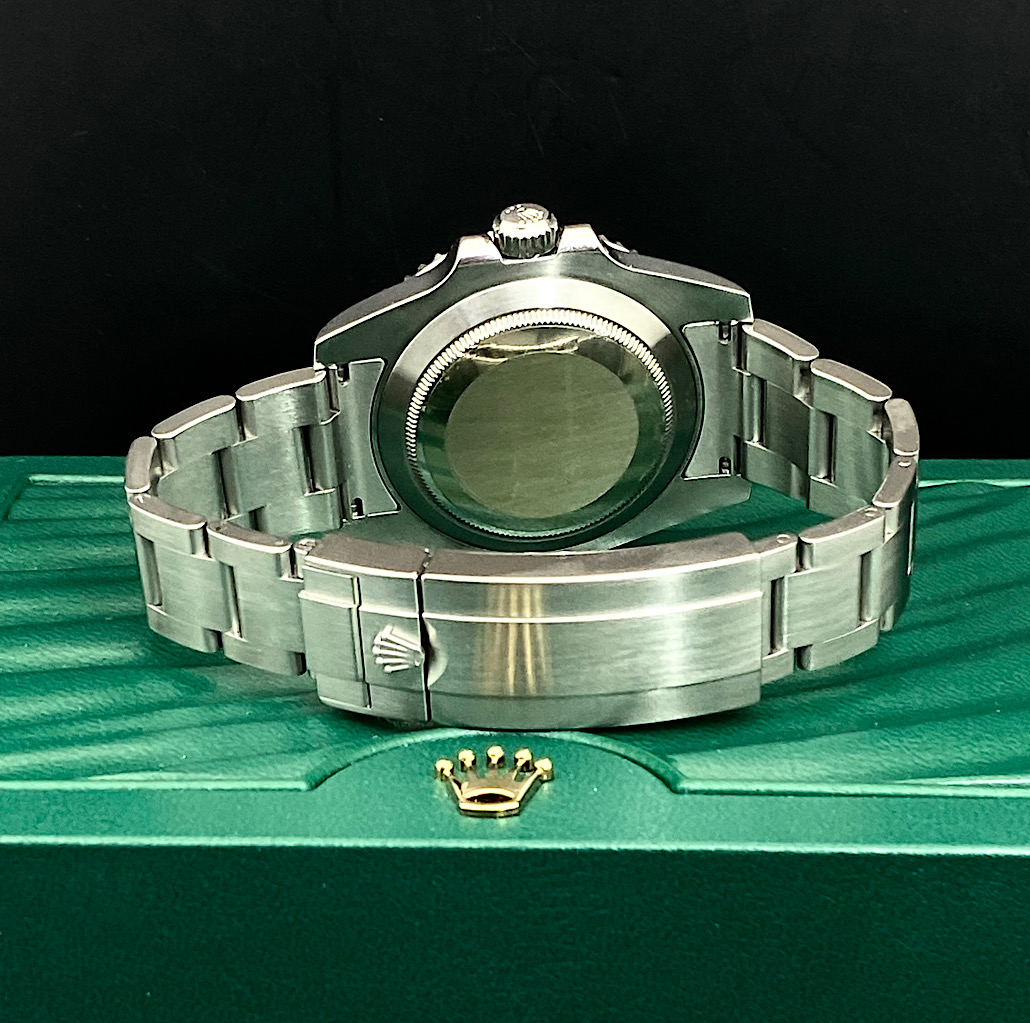 ROLEX  SUBMARINER HULK, REFERENCE 116610LV, A STAINLESS STEEL