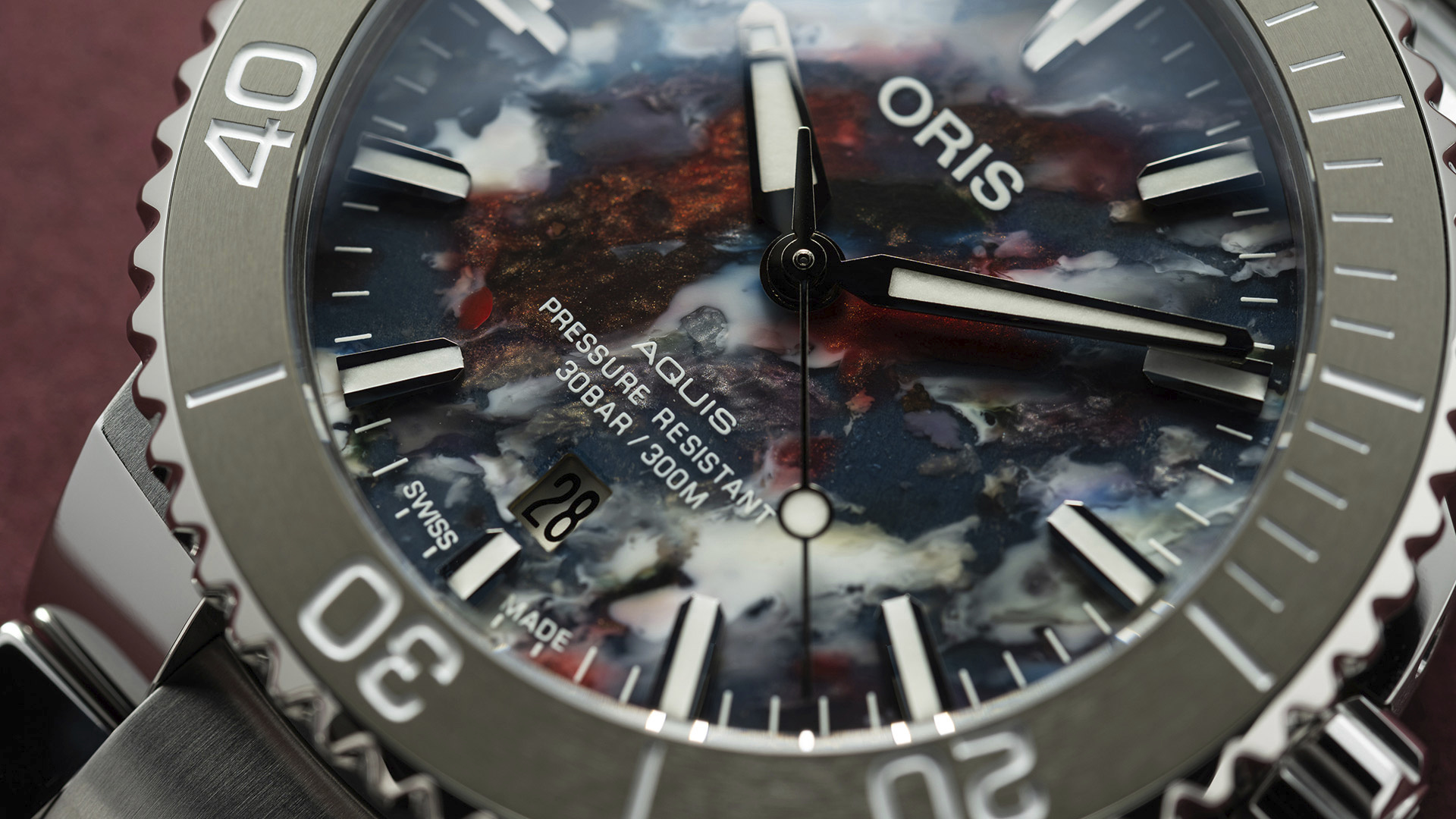Aquis Date Upcycle 41.50mm - Leo's Jewelry Aquis Date Upcycle 41.50mm - Leo's Jewelry